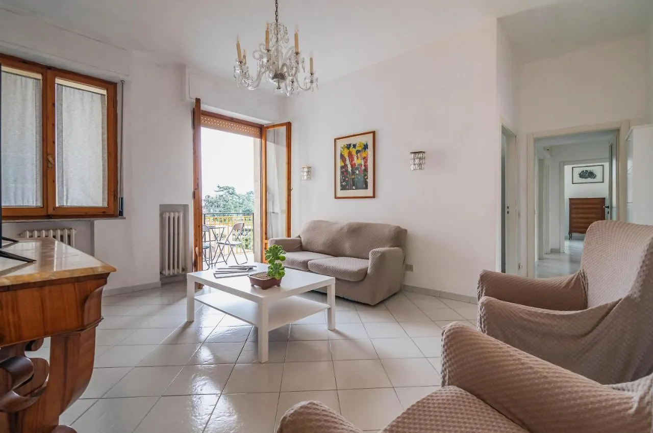 Appartamento Comfy Flat Steps Away From Siena Station! Italia