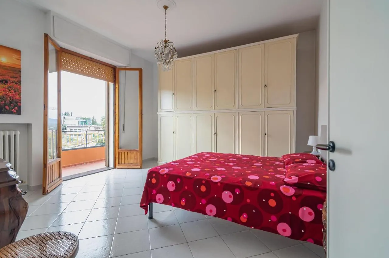 Appartamento Comfy Flat Steps Away From Siena Station!