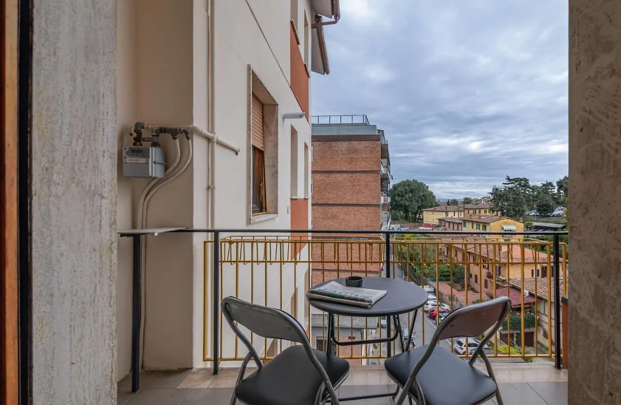 Appartamento Comfy Flat Steps Away From Siena Station!