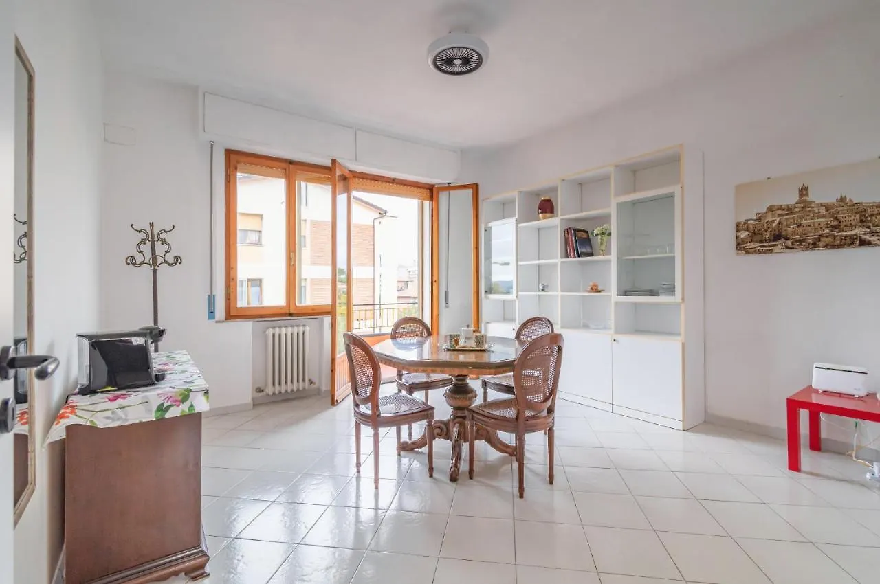 Appartamento Comfy Flat Steps Away From Siena Station!