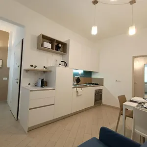 Firsthouse - Nel Centro Storico Con Parcheggio Gratuito Apartamento