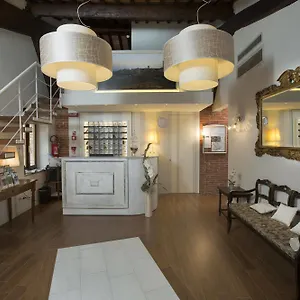 Alma Domus Ξενοδοχείο